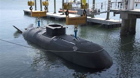 smallest military submarine.